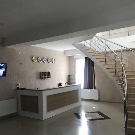 Kmg Hotel Khashuri Esterno foto