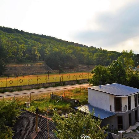 Kmg Hotel Khashuri Esterno foto