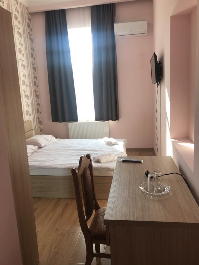 Kmg Hotel Khashuri Esterno foto
