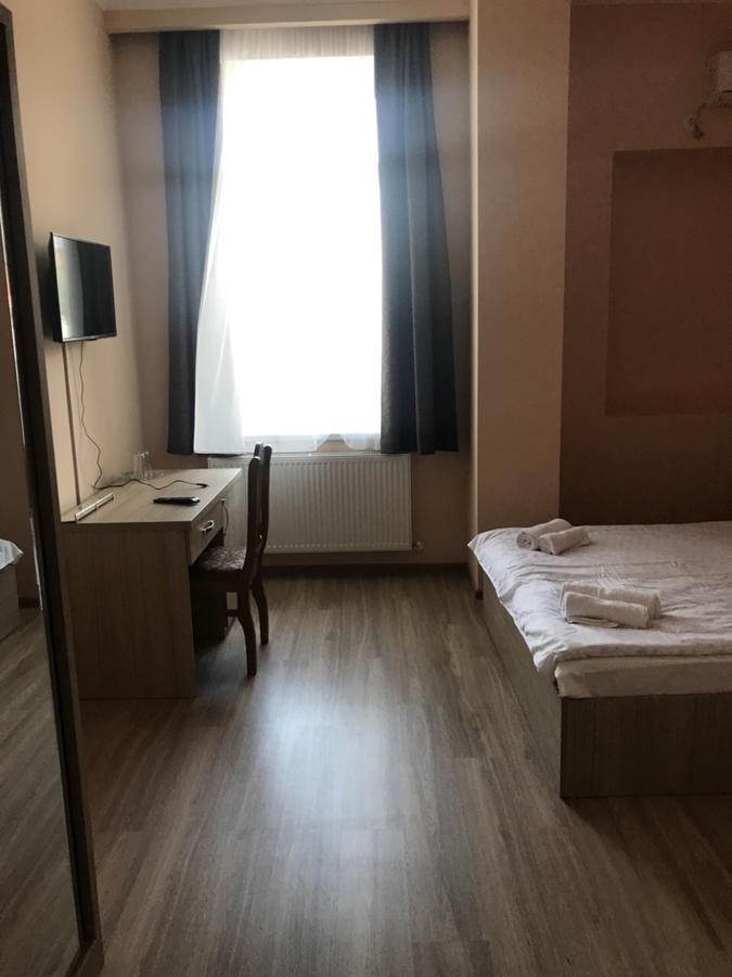 Kmg Hotel Khashuri Esterno foto