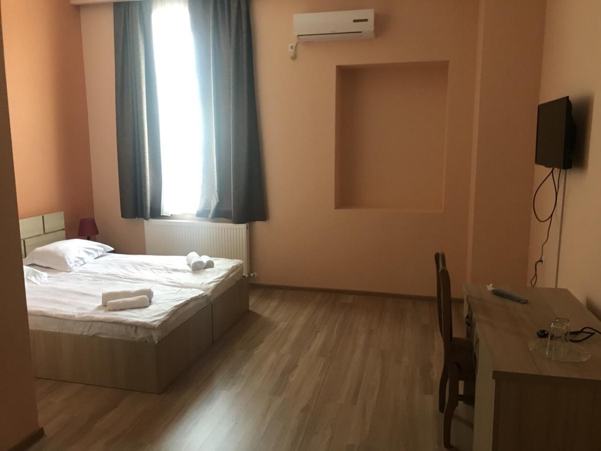 Kmg Hotel Khashuri Esterno foto