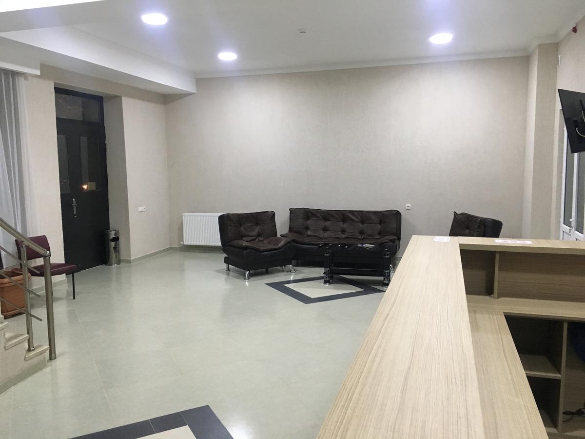Kmg Hotel Khashuri Esterno foto