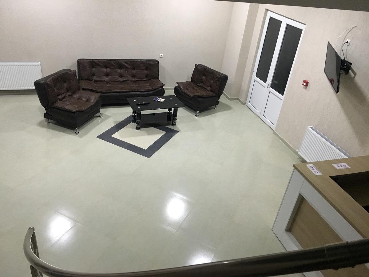 Kmg Hotel Khashuri Esterno foto