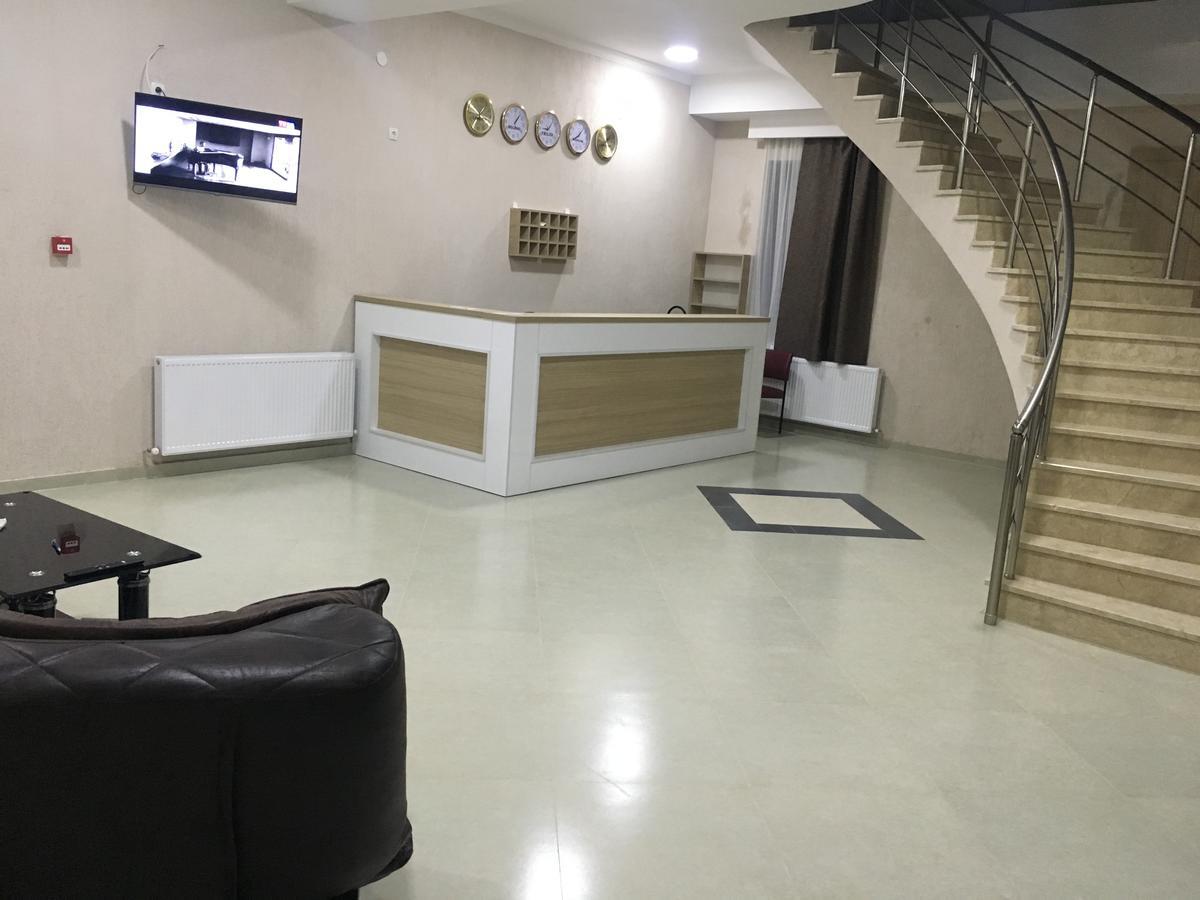 Kmg Hotel Khashuri Esterno foto