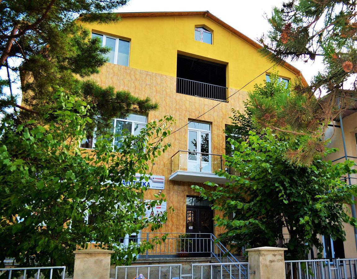Kmg Hotel Khashuri Esterno foto