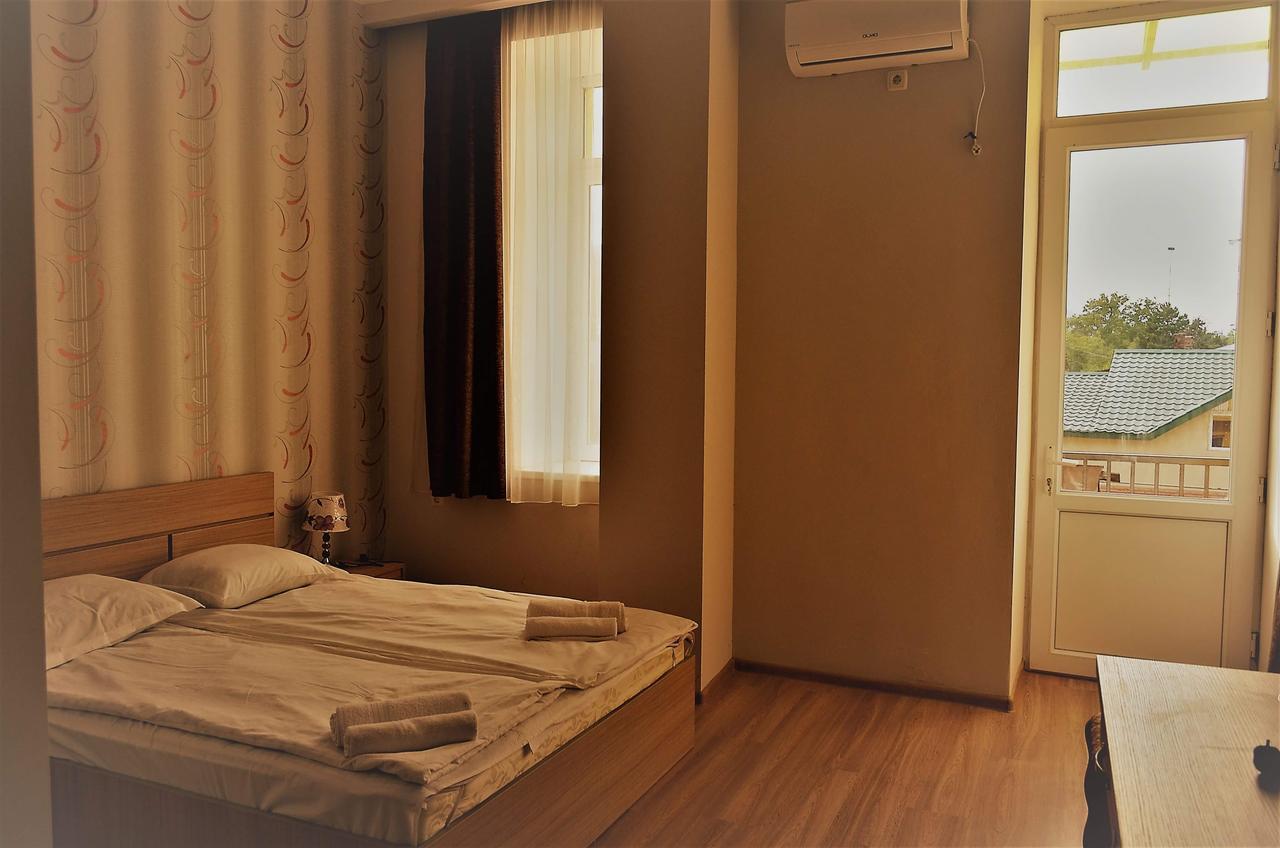 Kmg Hotel Khashuri Esterno foto