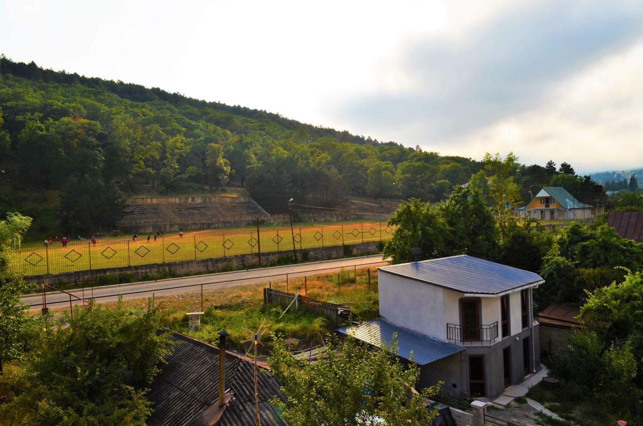 Kmg Hotel Khashuri Esterno foto